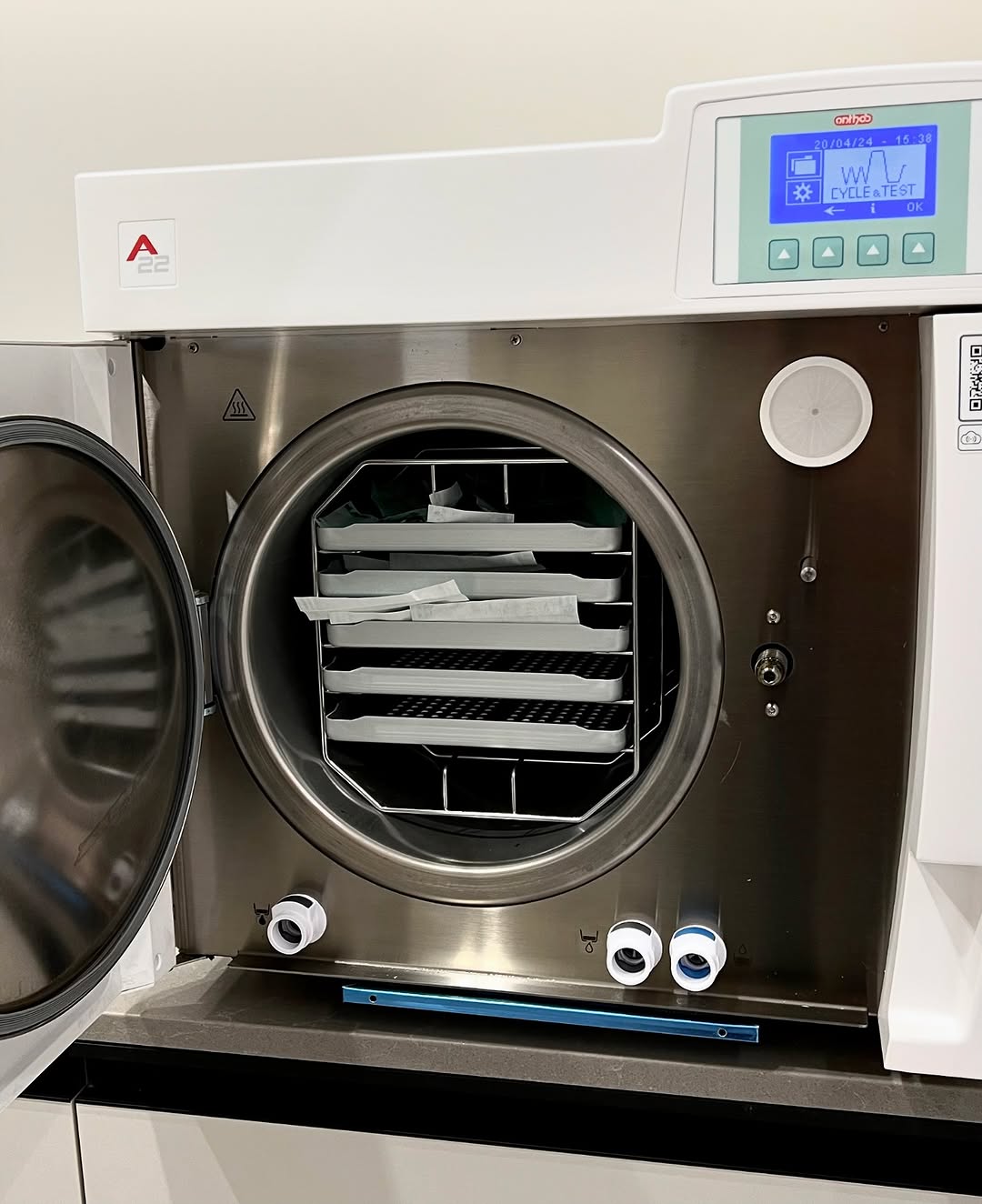 Як правильно доглядати за зубами: 7 порад від стоматолога